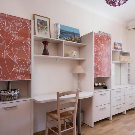 Large 3br With Balcony 5 Min To Old Town By Tram 리가