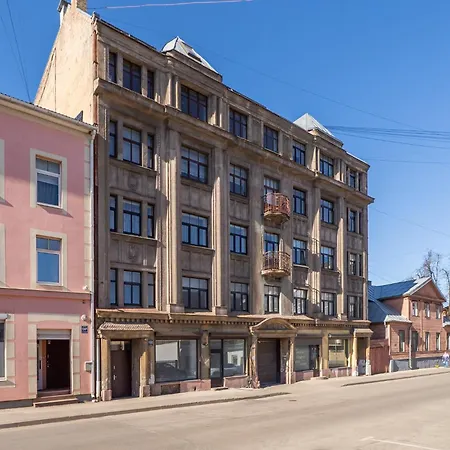 Large 3br With Balcony 5 Min To Old Town By Tram * リガ