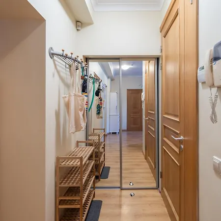 Large 3br With Balcony 5 Min To Old Town By Tram * リガ