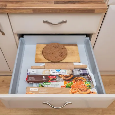 Large 3br With Balcony 5 Min To Old Town By Tram *