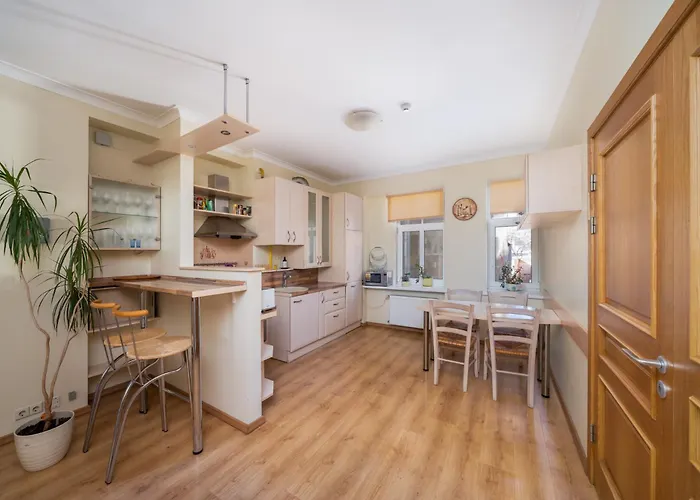 Apartment Large 3br With Balcony 5 Min To Old Town By Tram