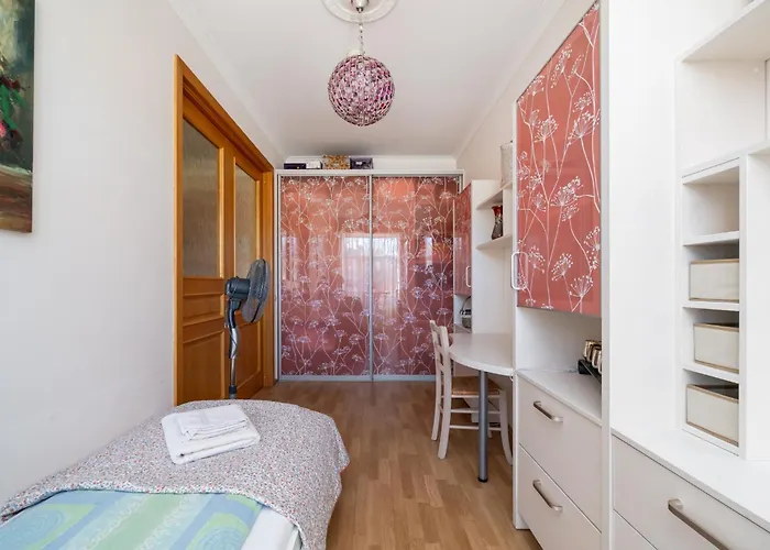 Apartment Large 3br With Balcony 5 Min To Old Town By Tram Riga