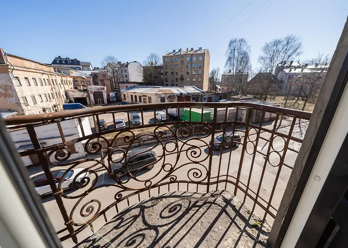 Apartment Large 3br With Balcony 5 Min To Old Town By Tram