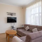Large 3br With Balcony 5 Min To Old Town By Tram 公寓 里加