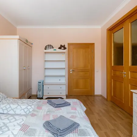 Large 3br With Balcony 5 Min To Old Town By Tram Riga